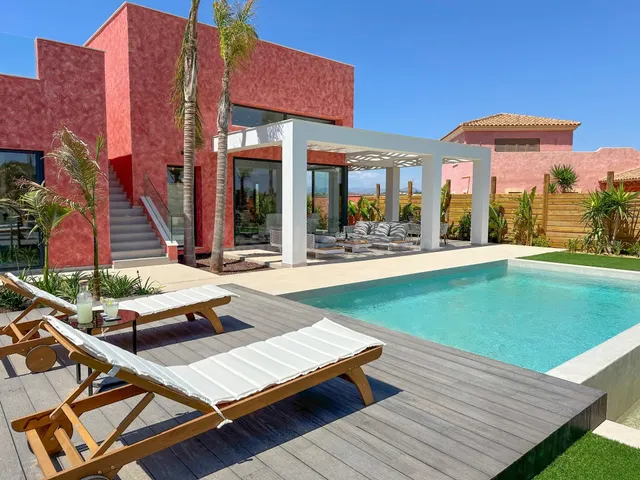 Villa de Lujo en Desert Springs: Elegancia, Confort y Vistas - foto 2