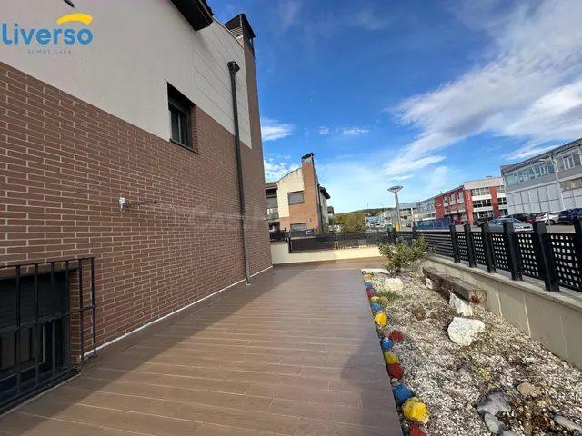 VENDEMOS EXPECTACULA CHALET CON MERENDERO, GARAJE DOBLE, habitación DE JUEGOS  MAGNICO VESTIDOR, Y MUCHO MÁS EN BRIVIESCA. — 4