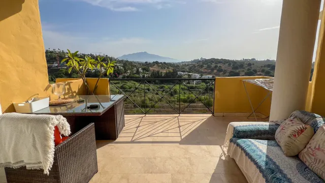 Ático dúplex de 3 dormitorios en Bel Air, Estepona - foto 2