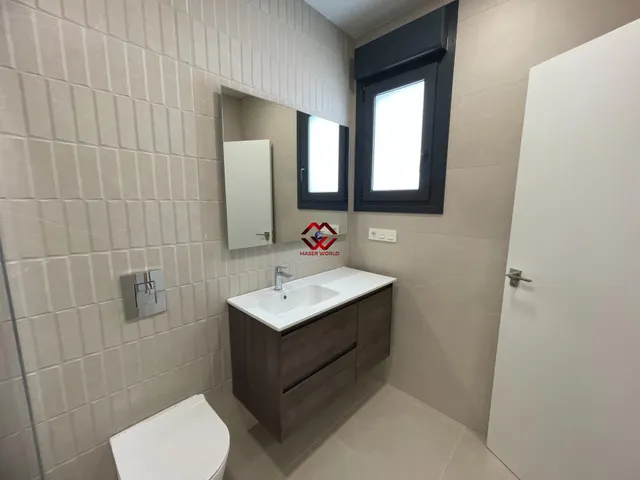 Chalet independiente de diseño con piscina privada y jardín en Heredades — 40