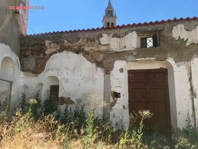 SOLAR URBANO EN PEDROCHE
