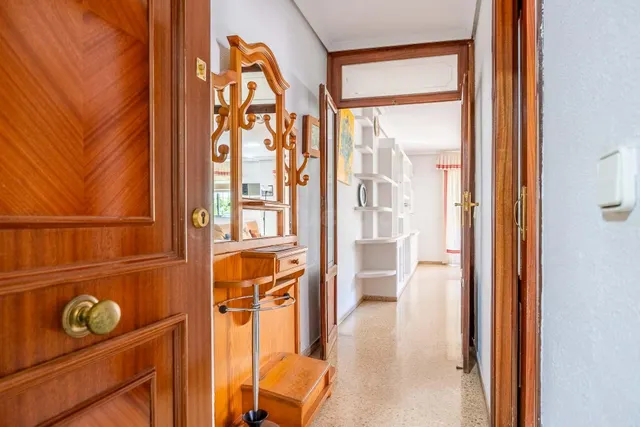 Venta de piso en La Macarena, Sevilla - foto 2