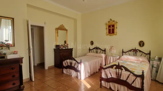Amplio piso de 4 dormitorios en Pio XII - Zona Centro — 4