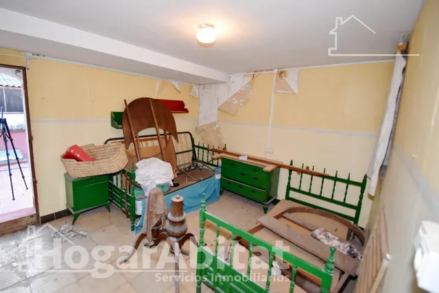 AMPLIA CASA CON TERRAZA Y BALCÓN PARA HACER A TU GUSTO — 7