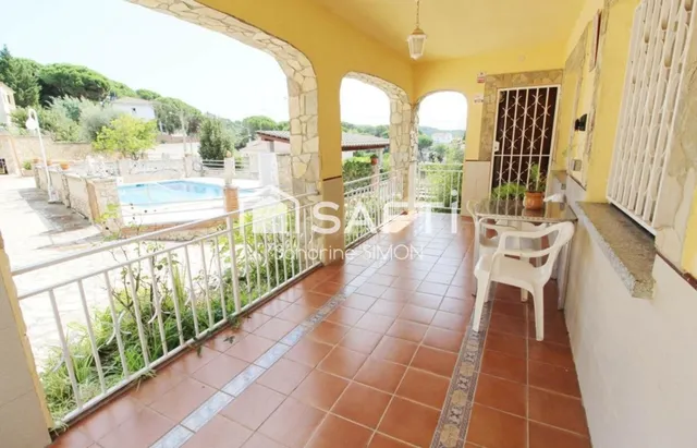 Preciosa y cómoda casa con mucho encanto de una sola planta  - foto 4
