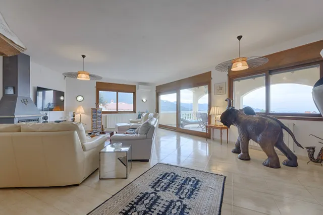 Exclusiva Casa en Mas Fumats con Vistas a la Badía de Rosas — 3