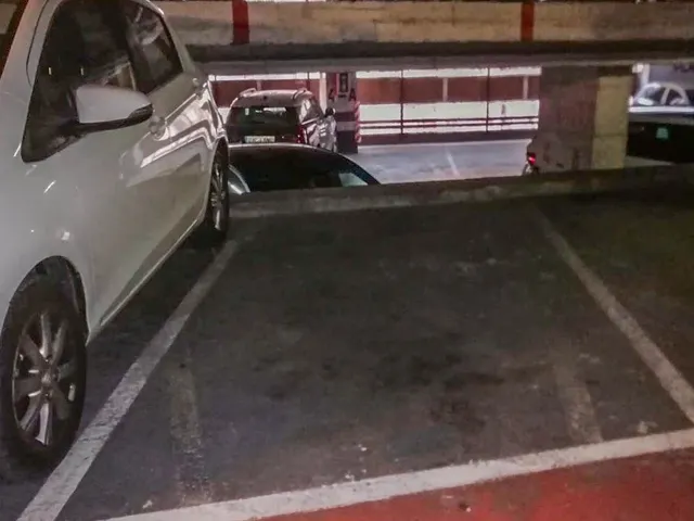 Amplia plaza de parking en Barcelona zona Dreta de l´Eixample — 5
