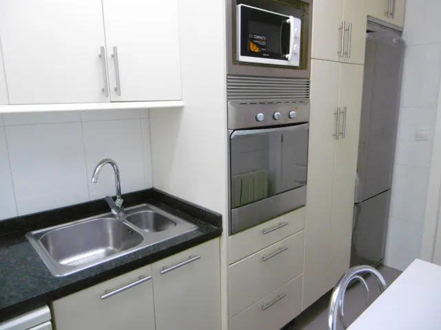 VIVIENDA DE 2 DORMITORIOS TOTALMENTE AMUEBLADA Y EQUIPADA — 19