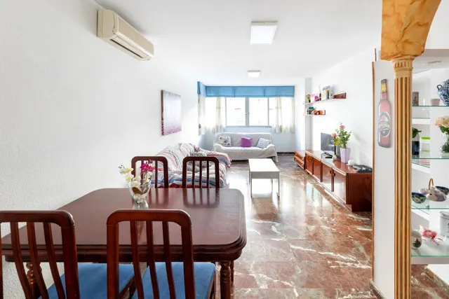 Amplio piso de 4 dormitorios en la prestigiosa urbanización Jardín de la Reina. Garaje y trastero — 6