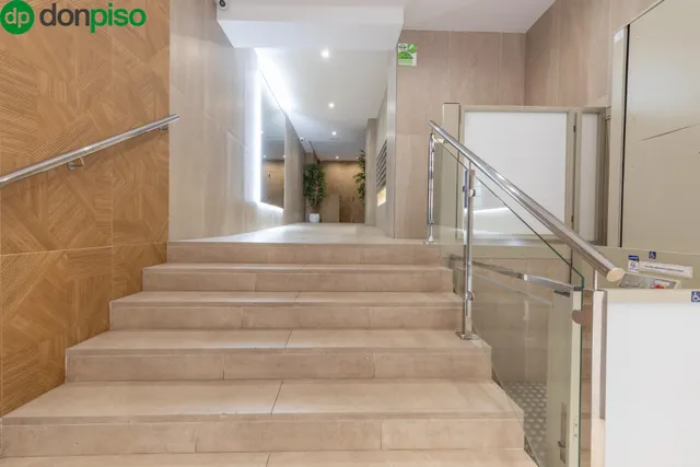 Piso con terraza y gran potencial junto a Camino de Ronda — 29
