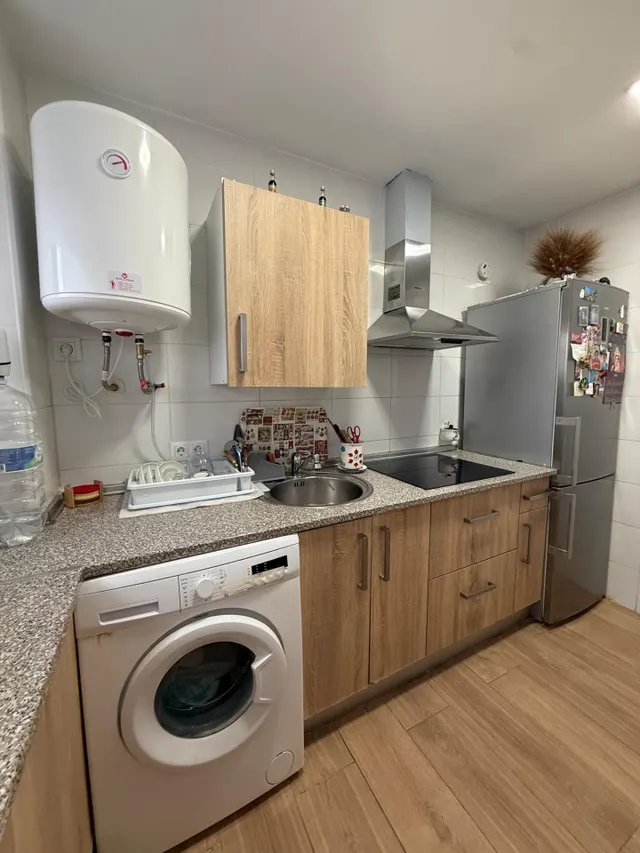 Piso de 2 dormitorios en eugenio gross – Málaga  230.000 € — 18