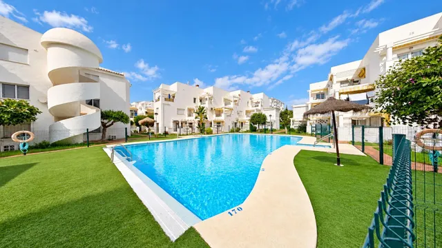 Exclusivo piso todo exterior en Laguna Beach, Torrox — 29