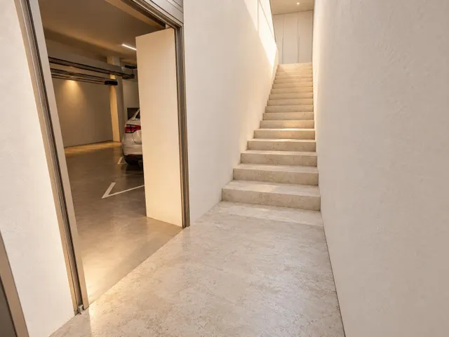 Casa única de 253 m2 con garaje doble, oficina, salón social y +100 m2 de terrazas — 16