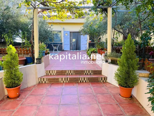 Amplia casa a la venta en Font de la Figuera (Valencia) — 10