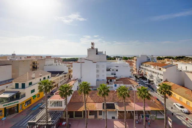 Ático en Primera Línea de Mar con Espectaculares Vistas — 7