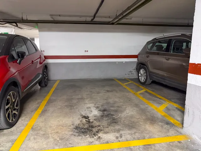 Piso de 4 habitaciones en alquiler en barrio Beteró — 31