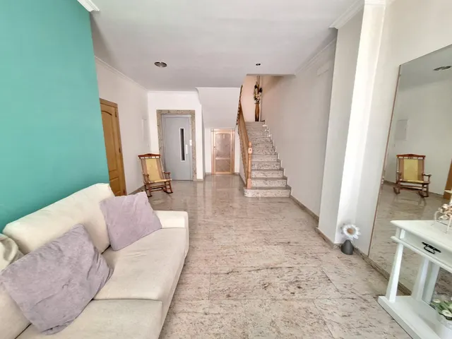 Gran casa familiar en el centro de Pinoso con garaje excepcional y posibilidades para crear tu propio negocio — 14