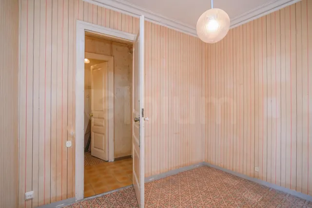 Espectacular vivienda esquinera con siete balcones frente al Mercat del Born — 29