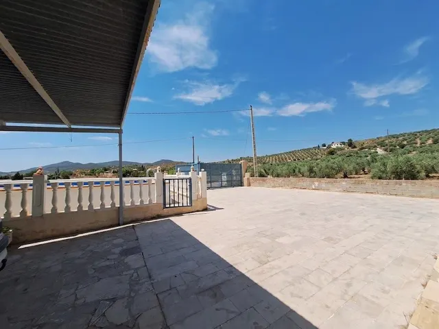 Chalet o casa de campo con piscina · 4.000 m2  · 4 dormitorios · 90 m2 para otra vivienda — 41