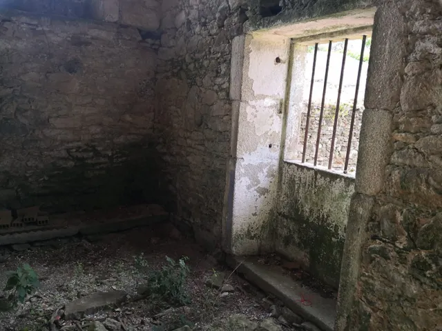 Conjunto de viviendas semirestauradas en Baio — 30