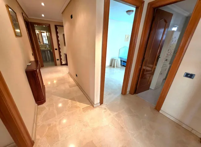Amplia Vivienda en Alquiler con Terraza en Castellón. — 13