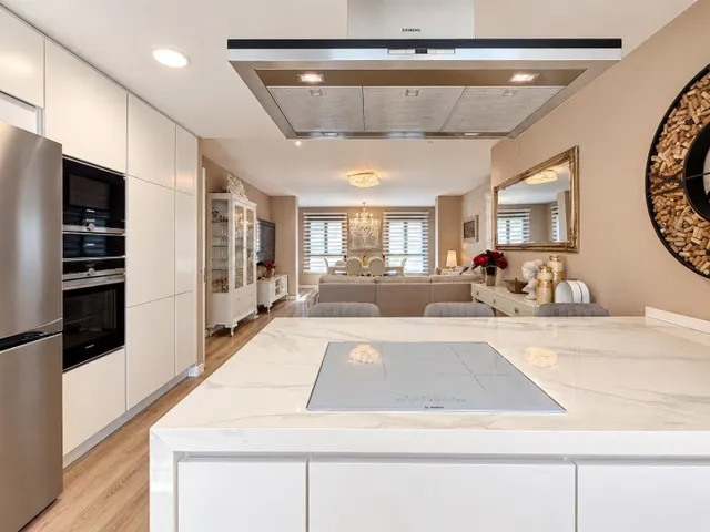 ESPECTACULAR VIVIENDA REFORMADA CON PISCINA, BODEGA, GIMNASIO Y UNA EXCEPCIONAL PRIVACIDAD — 27