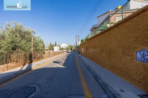 Compra tu parcela para hacer la casa de tus sueños a 5 min de Granada. Huétor Vega