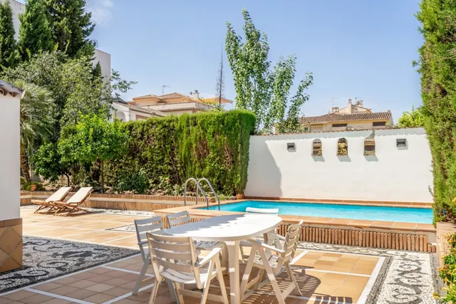 Chalet exclusivo en  una sola planta en el centro de La Zubia 5 dormitorios, piscina  y garaje — 7