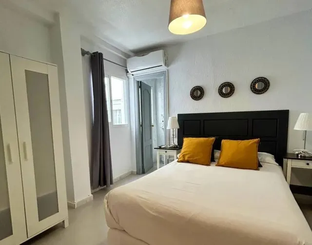 Hostal 17 habitaciones 600m² en venta - Marbella — 12