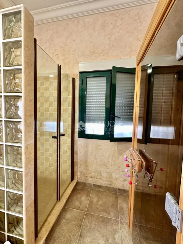 SE VENDE CASA EN MUY BUEN ESTADO EN EL CENTRO DE ASPE — 49