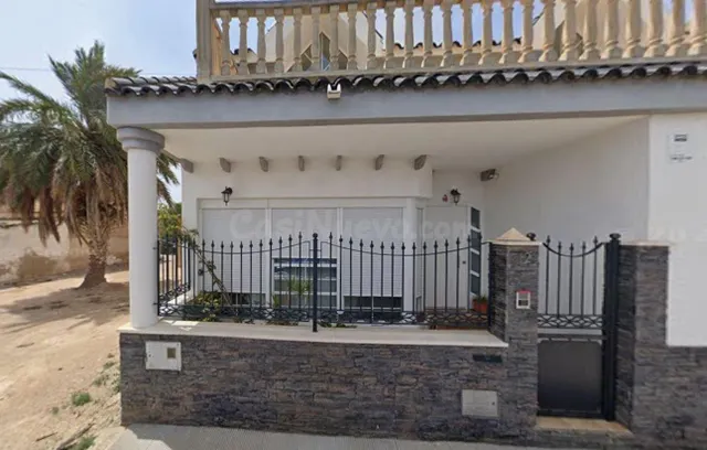 SE VENDE CASA INDEPENDIENTE OKUPADA EN C/ AGUSTIN LARA,12 To