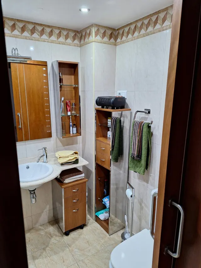 PISO EN MUY BUEN ESTADO DE CONSERVACIÓN CON PISCINA COMUNITARIA Y GARAJE EN EL MISMO EDIFICIO — 21