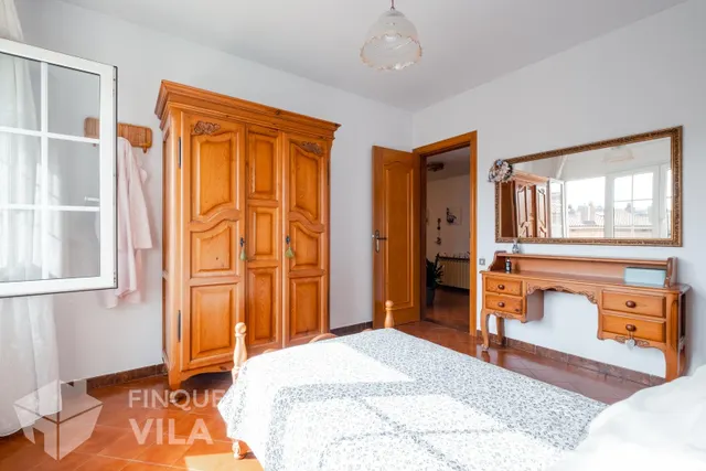 Casa con garaje para 5 coches, 2 terrazas y amplios espacios familiares — 33