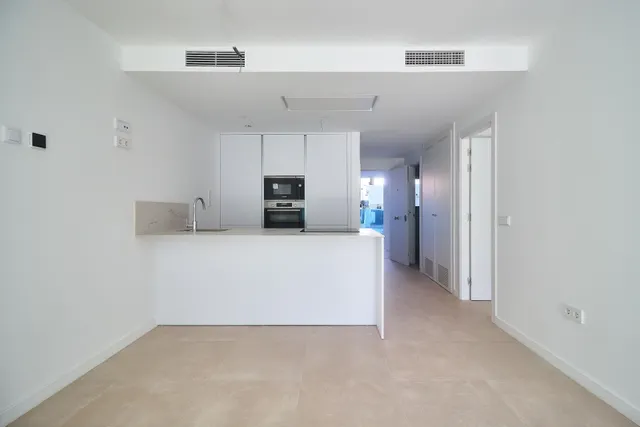 Apartamento  de 2 dormitorios y 2 baños , a estrenar en  pleno centro de Fuengirola. — 8