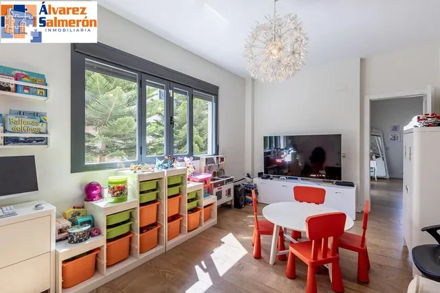 Chalet en Cañadas del Parque, Dilar — 19