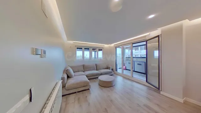¡SE ALQUILA!! Impresionante vivienda de tres habitaciones co - foto 4