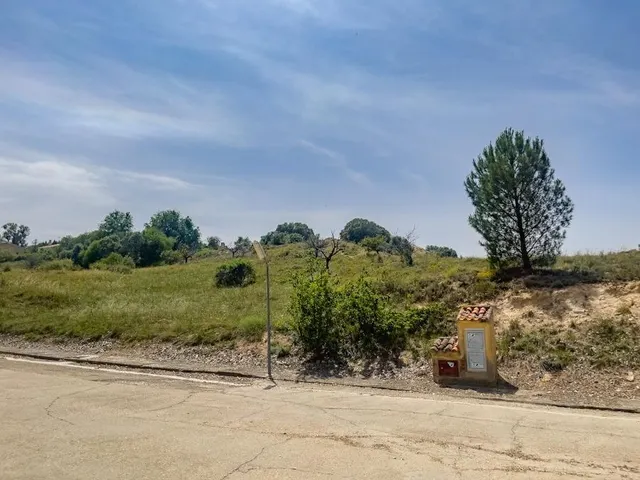 Terreno en venta en calle Carahorma G 587, Lillo — 28