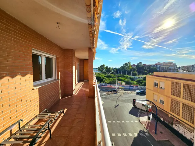 Apartamento en Torrevieja: 4 hab, 2 baños — 13