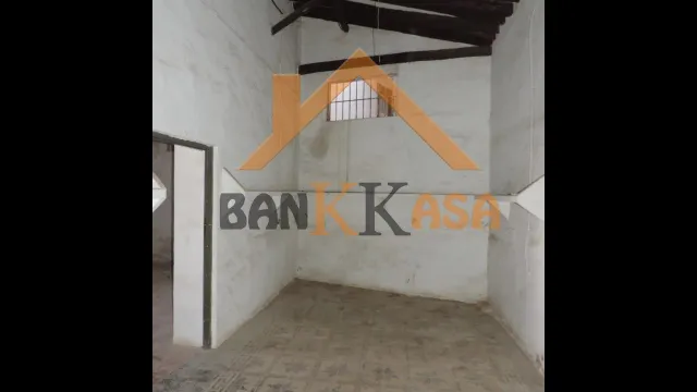 SE VENDE CASA ANTIGUA EN BERJA ZONA MERCADO DE ABASTOS — 22