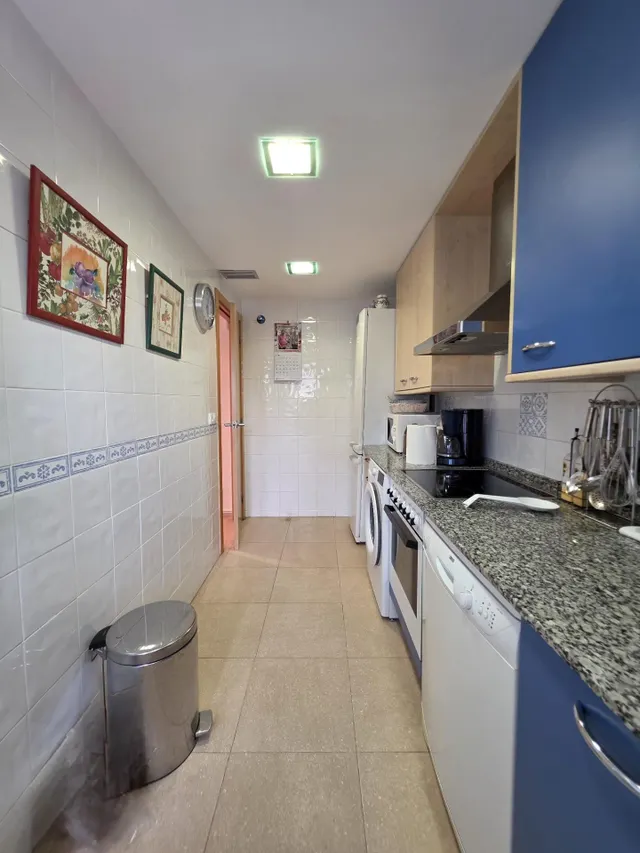 PISO 3 habitaciones A 20 M DE LA PLAYA CON PARKING DOBLE Y TRASTERO — 35