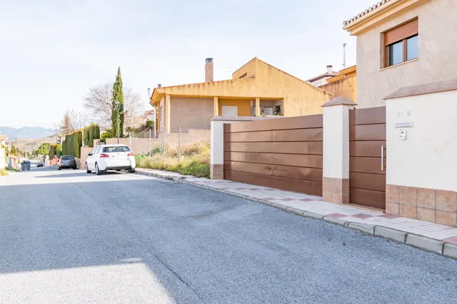 ¡Descubre el hogar de tus sueños en este espectacular chalet independiente! — 4