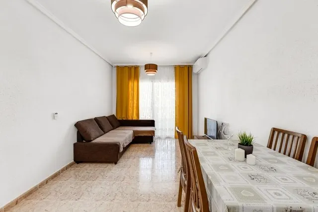 Increíble apartamento de 2 dormitorios cerca de la playa en Torrevieja — 15