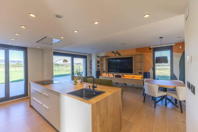 Espectacular chalet en Sancibrián con piscina climatizada — 11