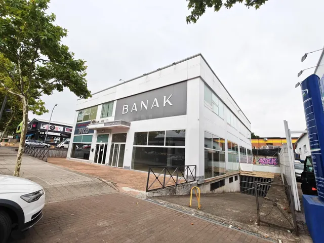 LOCAL COMERCIAL EN ALQUILER EN P-29 COLLADO VILLALBA