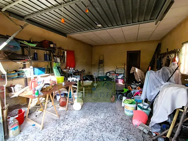CHALET MUY CERCA DE LA POBLACION — 28