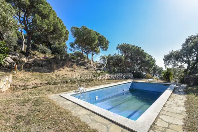 Casa en venta en plena montaña con piscina y vistas al mar en Cabrera de Mar — 16
