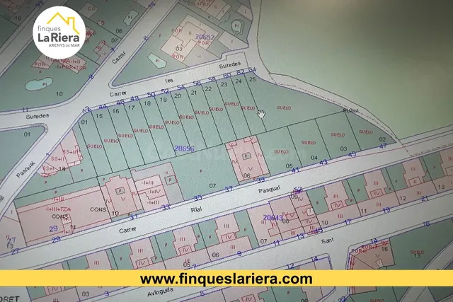 SOLAR A DOS CALLES PARA EDIFICAR 8 CASAS PAREADAS Y UN EDIFI - foto 3