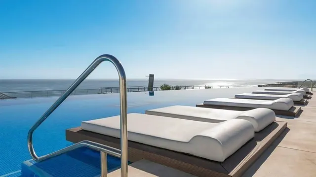 Apartamento en 1ª línea de playa Arenales del Sol. - foto 4