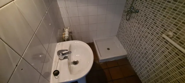 CASA REFORMADA USO HOTELERO EN SANTA COMBA — 41