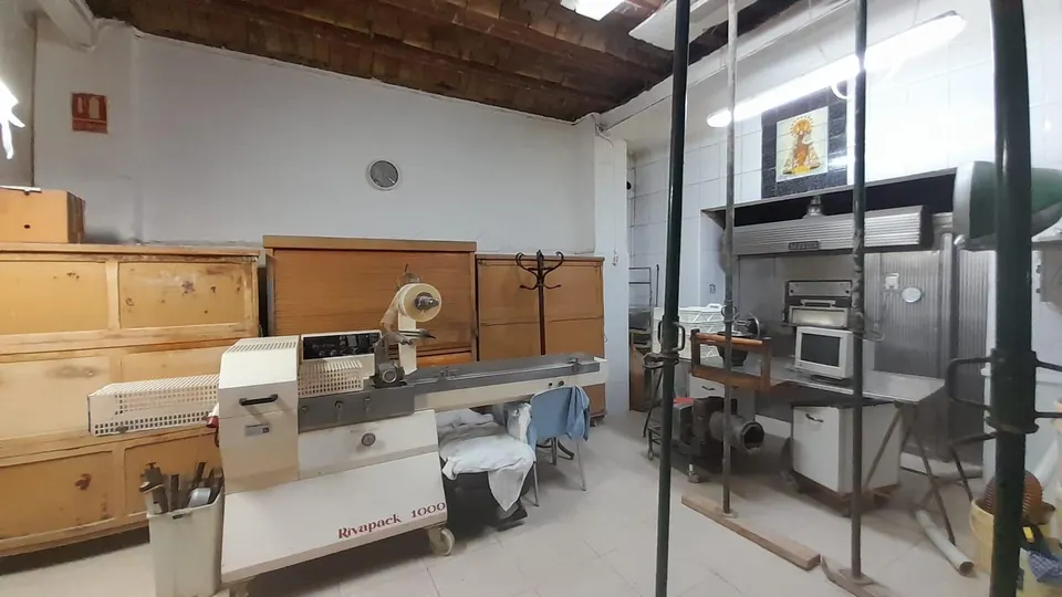 TRASPASO DE HORNO  BOLLERÍA  EN EL BOTANIC
